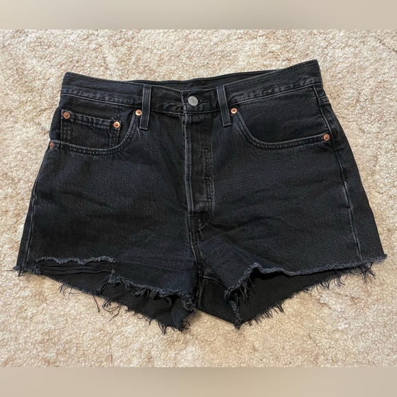 501 Levi’s Black High rise shorts Size 30 - Picture 1 of 3